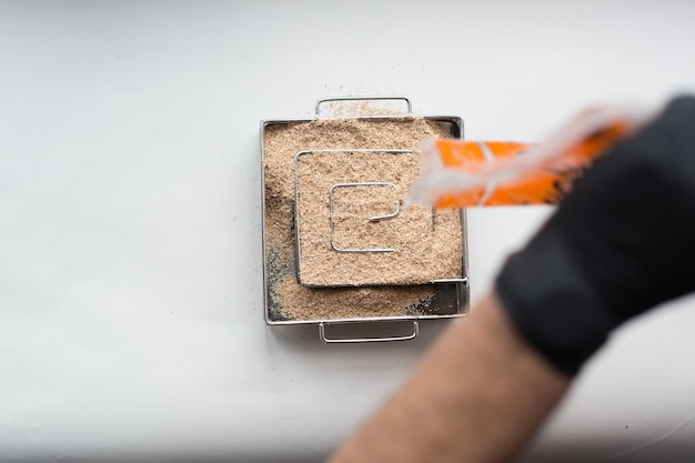 Jak prawidłowo nakładać tynk mineralny na ściany?