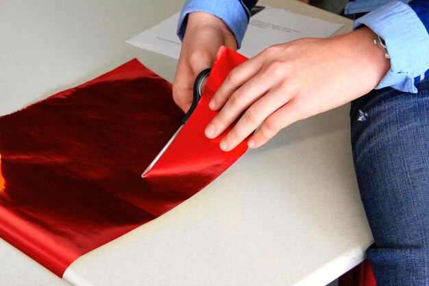 Jak poprawnie aplikować folię w płynie na różne powierzchnie?