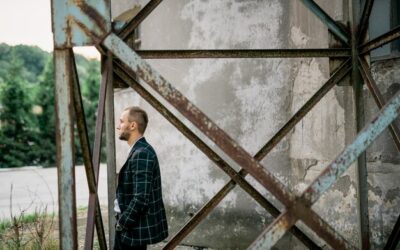 Jak skutecznie zaizolować stary fundament domu?