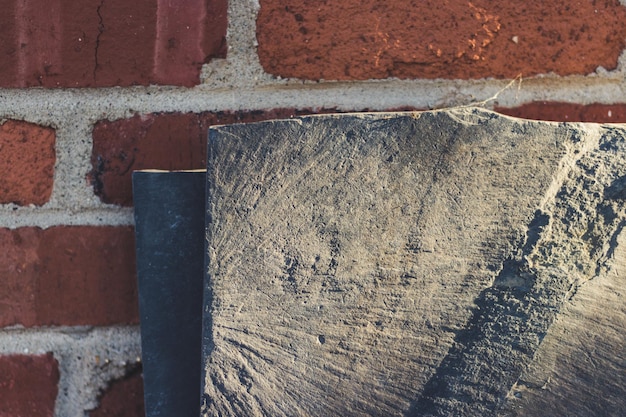 Jak zabezpieczyć fundamenty budynku przed wilgocią?