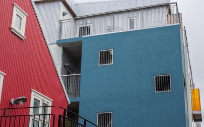 Jaki kolor elewacji wybrać dla wysokiego domu?