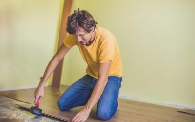 Jakie materiały kładzie się pod panele podłogowe?