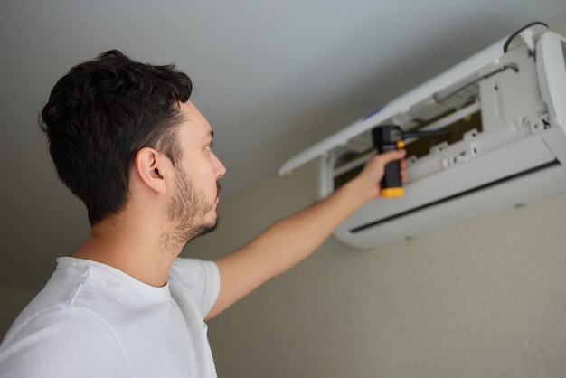 Jak się montuje klimatyzację w mieszkaniu?