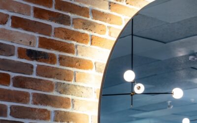 Jak zrobić oświetlenie w podbitce dachu i o czym pamiętać?